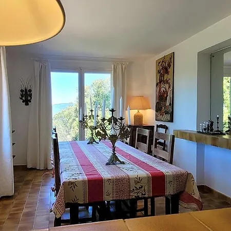 Aux Portes De סן טרופז